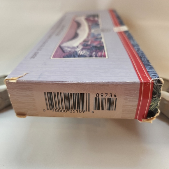 1991 Hallmark Keepsake Ornament Train Trestle Display Stand Claus Co Railroad RR - Picture 3 of 10